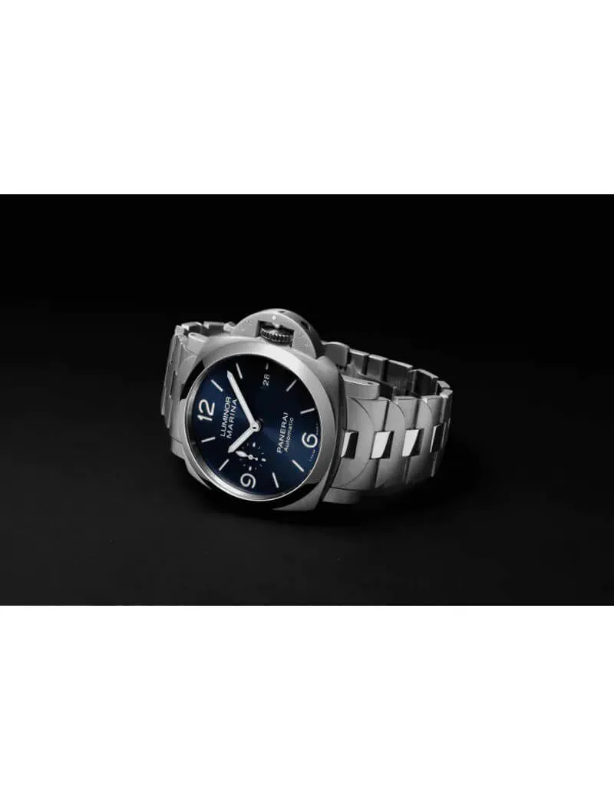 Picture of Luminor Marina - 44 mm (Metal Bracelet)